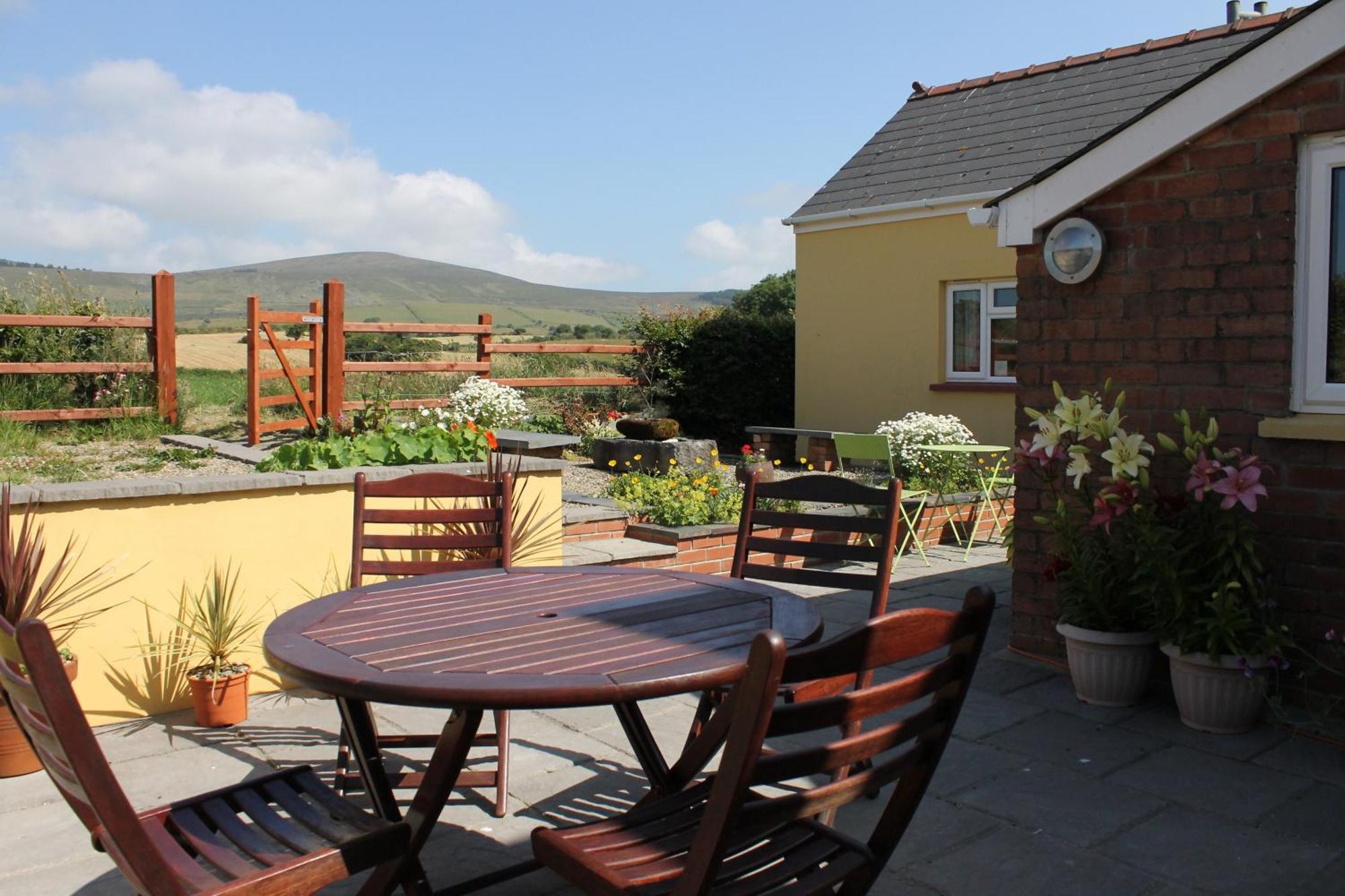 Brynhaul Bed And Breakfast Maenclochog Exterior photo